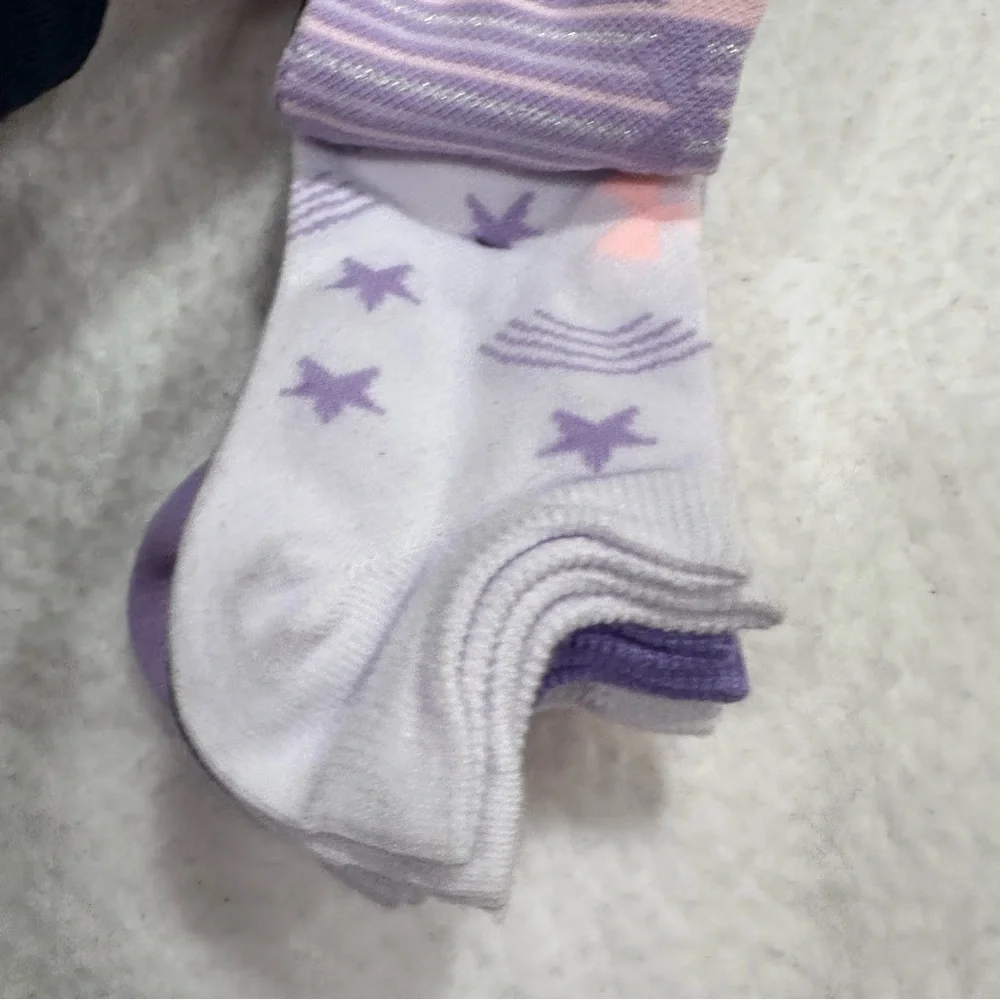 Girl’s Under Armour No-Show Socks